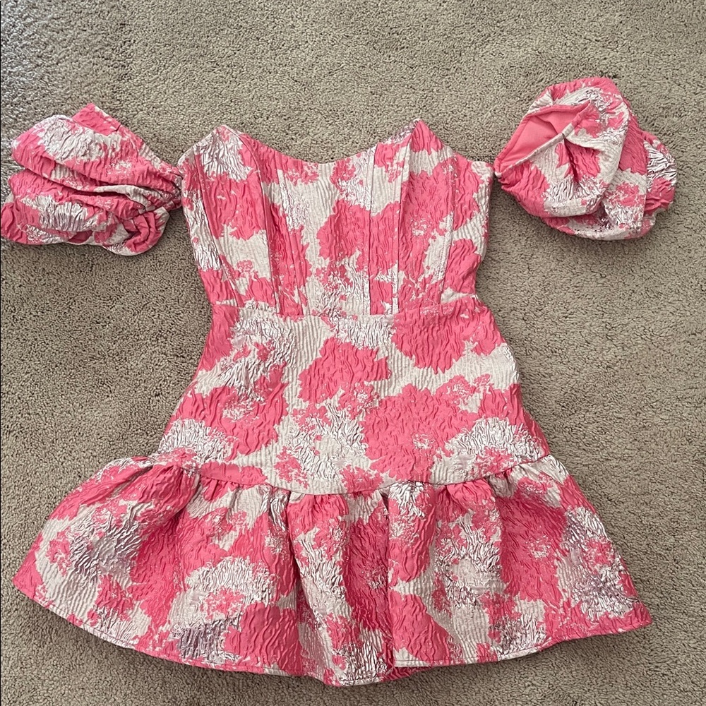 Showpo Pink and Silver Floral Women’s Mini Dress size 4 NWT